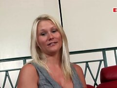 Blonde große Titten Amateur Milf probieren Sie Pornos Casting