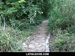 LatinLeche - Stud Furry scopa un ragazzo carino nella giungla