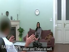 Female model bang with fake agent