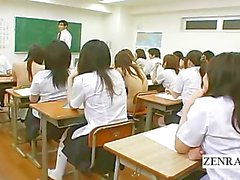 Tekstitetty ujo japanilaisten koulutyttöjen ENF CMNF alasti kouluun