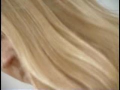 Ultrawiredsex - Blont gulligt Alaina har sex på ett bord samt ordförande