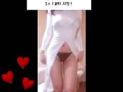 Gros seins coréenne fille Strip1
