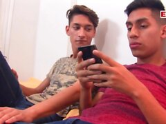 Twinks gay flacos intentan anal por primera vez con 18yo