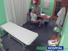 FakeHospital infirmière aide stud obtenir une érection