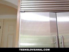 TeensLoveAnal Gorgeous Latin Babe si slancia