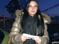 Шлюшка девушка Бюро получает Payed затем хлопнула и впрыскивает