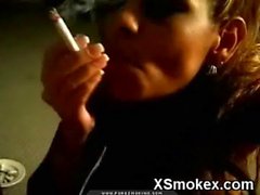 Rythmé Poussin de fumer sexuels