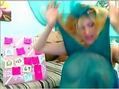 blonde preggo wiht big boobs in webcam