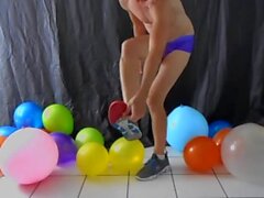 Ballonspiel mit geilen schwulen Dilf Richard Lennox