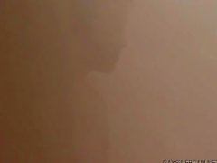 sexy del compagno jacks off in doccia con gayswebcam