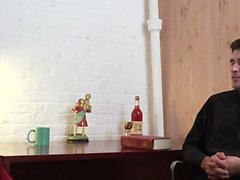 YesFather - Sexy Priest Fucks katolinen koulupoikana dildo