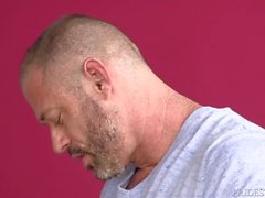 DylanLucas Stepdad pegou Cutie com Cock Out!