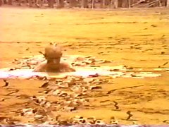 Hundiéndose en el fango profundo