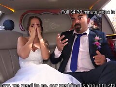 HUNT4K. Fille excitée en robe de mariée imbécile autour