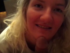 Blondi teini POV amatööri suihin