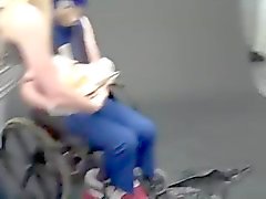 extrem Fetisch - Schall Rollstuhlfahrer Essen ein Chili
