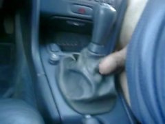 Guy BAISE de sa voiture tout en parlant salir ( German )