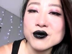 Kimmykalani - Sexy Vampire füttert dich von dir ASMR