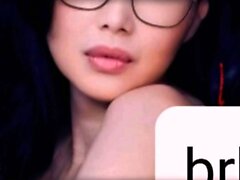 Masturbación de Strip de cámara web asiática aficionada