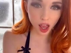 Rousse amateur européenne se masturbe sur webcam