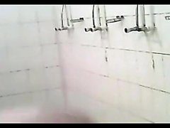Kamusal duş odasında grup seksi anneleri casusluk yapma