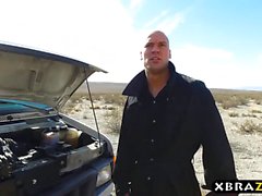 Enorme auto a tits meccaniche Nikki Benz anale del deserto