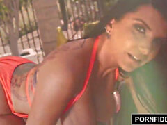 Sophie dee, asia big titts im pool