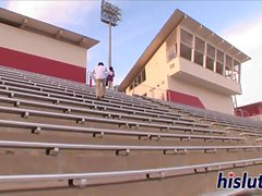 Session de coupure à chaud avec une cheerleader délicieuse