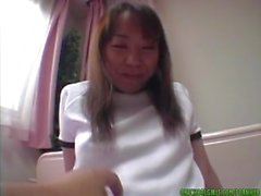 Ryoko a Yaka risvegliare adolescente asiatico gode azione intensa vibratore del