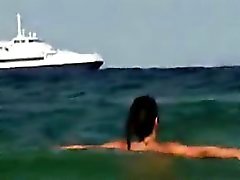 Bellissima Ragazza Nuda Ambientazione esterna Ad Una Spiaggia