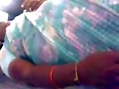 Indian babe recebe seus seios lambido e buceta fodido em um ama