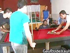 Huge Homosexuell Gangbang fucking und saugen Teil 1