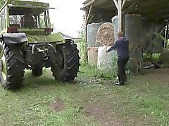 Mutter und Vater ficken in den Ferien auf dem Bauernhof