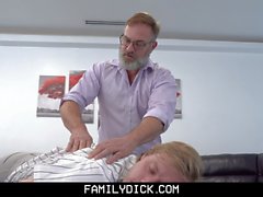 FamilyDick - Erkekler Doç Yaladı Ve becerdin olarak bir üvey babaya döndürür