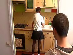 De masturbarse In Kitchen con su madre no de BVR