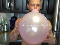 Balloon Fetish - sergent Miles Blowing Ballons Vidéo 1