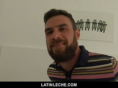 LatinLeche sveglie Latino Uomini di sedurre una Hairy della vite prigioniera del In A Steamy Domestiche