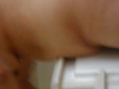 Esposa asiática Nude Escovar os dentes