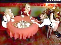 Горничной Приступая к Spanked пытали Шокер К Mistress и ее 2 Girlfriends за столом