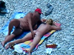 Voyeur publique extérieur sexe éjaculation sur la plage