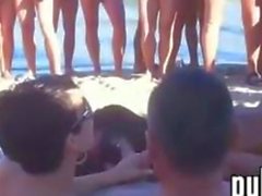 Per swingers Avere divertimento Ad Una Spiaggia per una folla