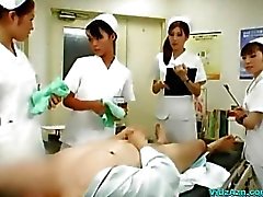 Da enfermeira do paciente Mamando Equitação do galo porra Com Him A Condom On The Cama em The Surgery