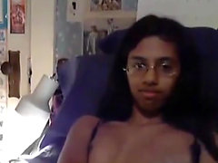 Desi Indian bhabhi on Webcam fucking herself