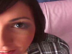 Zvidz - ihastuttava Babe Melanie Scott imee Dickin ja ratsastaa sen