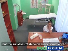 FakeHospital Sexy neue Krankenschwester arbeitet gerne für ihren neuen Chef