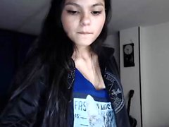 Beau corps brunette gratuit strip-tease webcam