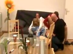 Amateur schlaffe Titten Arschfick DP Gangbang